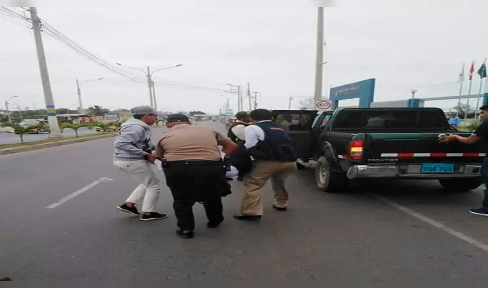 El trabajador fue auxiliado rápidamente y conducido hacia el hospital de EsSalud. El trabajador fue auxiliado rápidamente y conducido hacia el hospital de EsSalud.