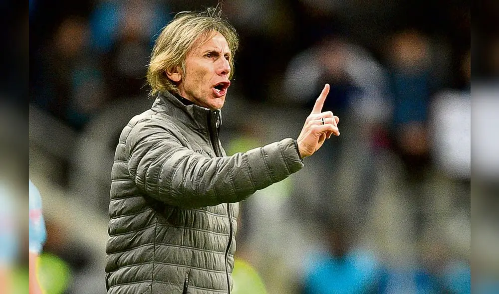 Don de mando. Gareca dando indicaciones durante el partido. Lleva ya 61 duelos dirigiendo a la blanquirroja.