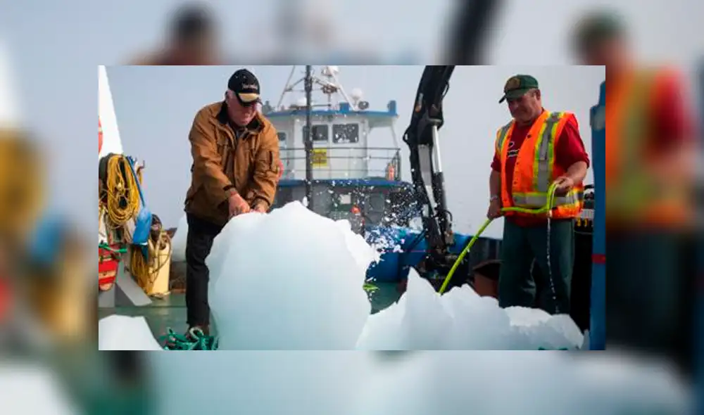 De esta forma destruyen los iceberg para venderlos como el "agua más pura del mundo". De esta forma destruyen los iceberg para venderlos como el "agua más pura del mundo".