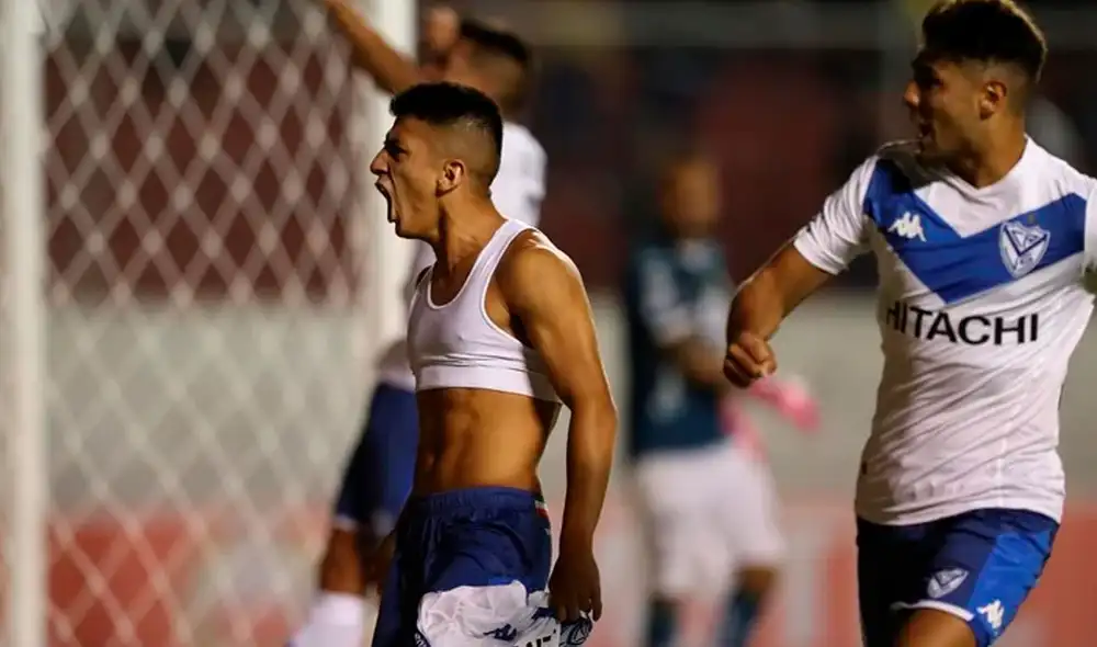 Peñarol y Vélez empataron 1 a 1 pero los argentinos pasaron a octavos de final. Foto: Sport Center