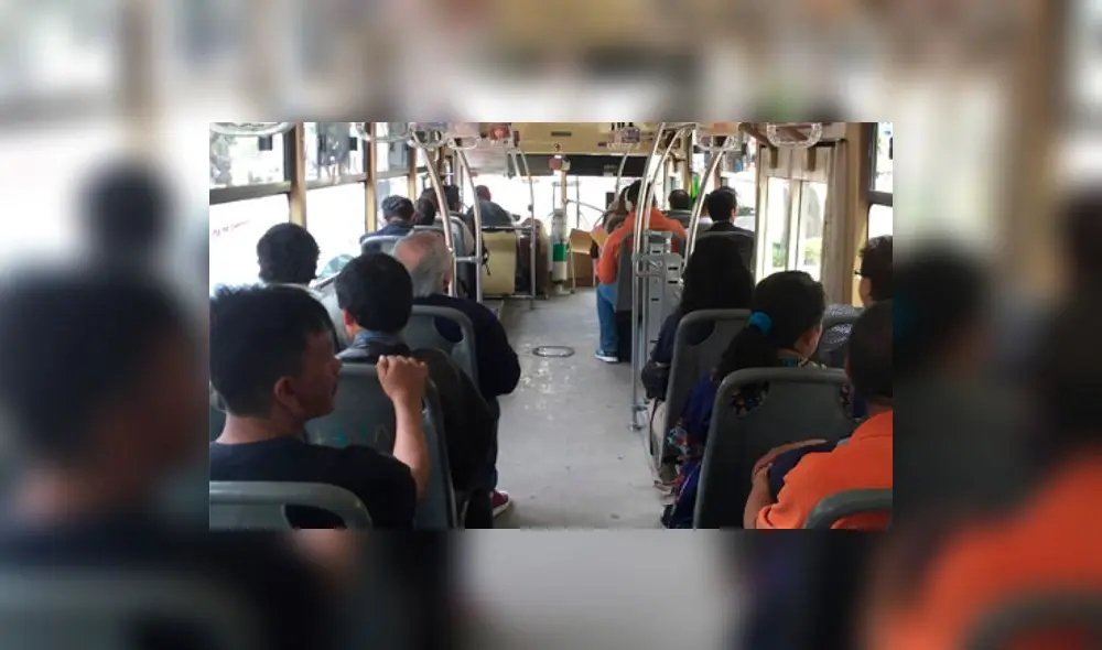 Facebook: Asaltaron el bus, guardó su dinero en un pan y pasó algo insólito