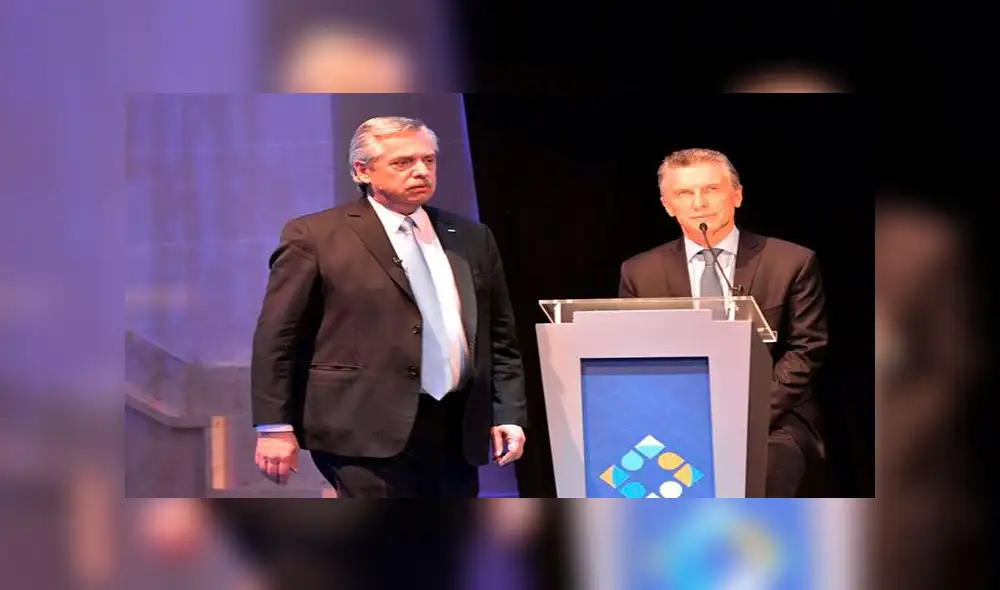 Alberto Fernández (i) tiene una ventaja de hasta 20 puntos en consideración a su máximo rival, Mauricio Macri (d). Foto: Efe