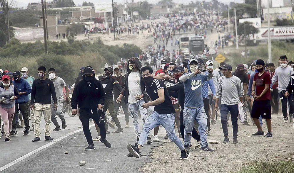 Protesta. Tras semanas de bloqueos y luego de muertos, recién se iniciaron los diálogos. Foto: difusión