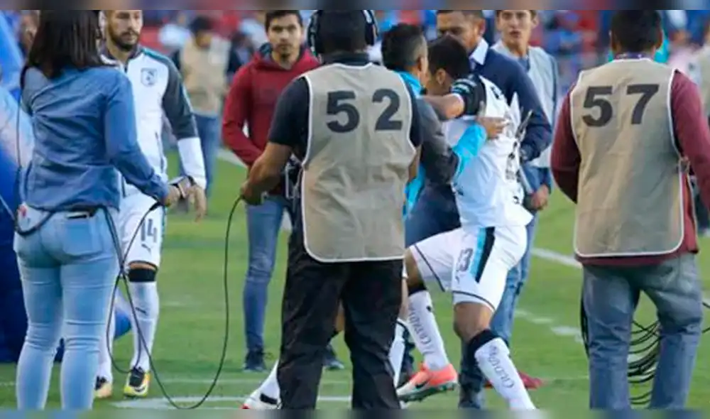 México: jugador intentó golpear a su compañero de equipo y fue detenido [VIDEO]