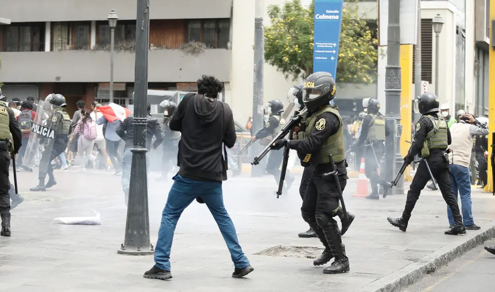 Uno de los afectados contó que el impacto de la munición le generó el desprendimiento de la retina. Foto: Antonio Melgarejo / La República