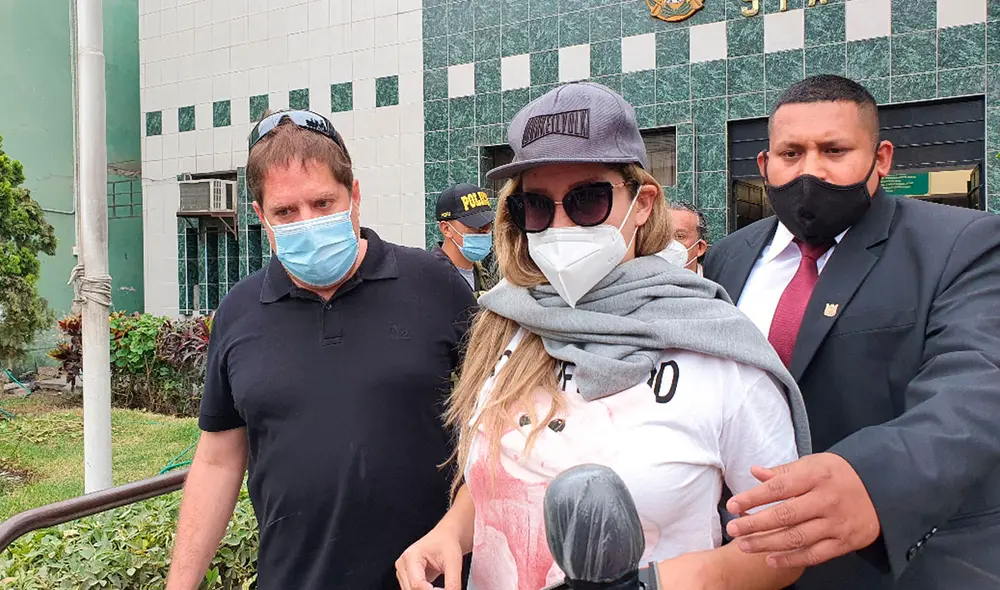 Sofía Franco salió de la comisaría de Santa Felicia. Foto: URPI-GLR Sofía Franco salió de la comisaría de Santa Felicia. Foto: URPI-GLR