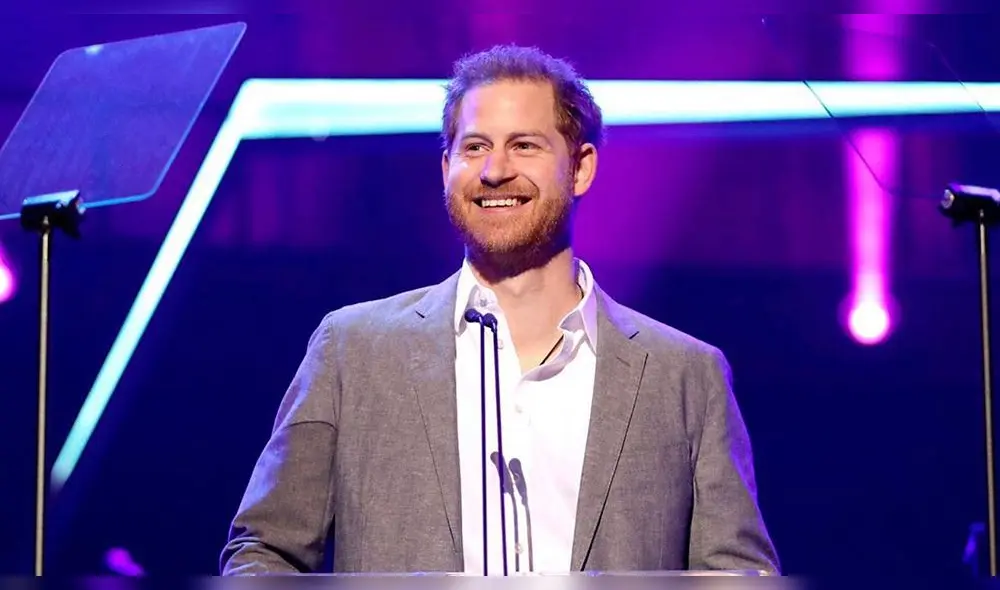 El nieto de Isabel II se dirigió a la audiencia durante una cena benéfica en Londres y afirmó que se encuentra muy triste por la decisión que tomó junto a Meghan Markle. El nieto de Isabel II se dirigió a la audiencia durante una cena benéfica en Londres y afirmó que se encuentra muy triste por la decisión que tomó junto a Meghan Markle.