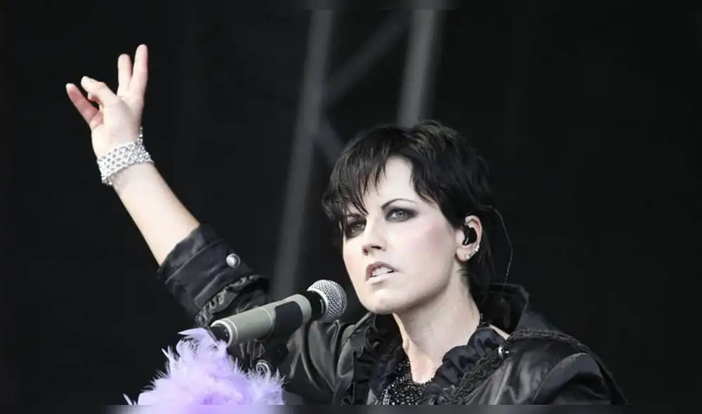 Dolores O'Riordan. Dolores O'Riordan.