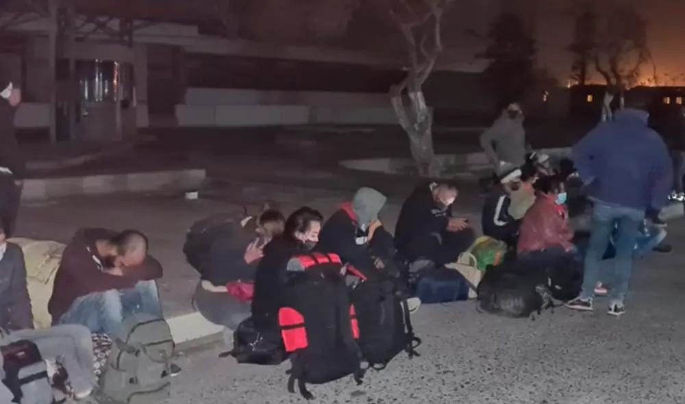 Intervienen a extranjeros que intentaban ingresar ilegalmente a Chile. Foto: PNP Intervienen a extranjeros que intentaban ingresar ilegalmente a Chile. Foto: PNP