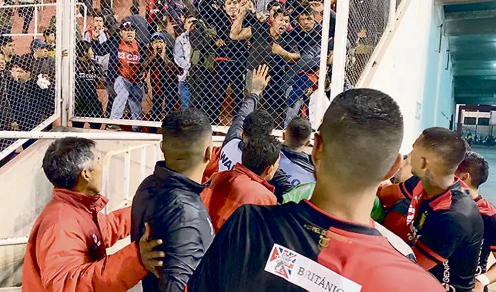 Cuesta se vio molesto por la actuación de los árbitros