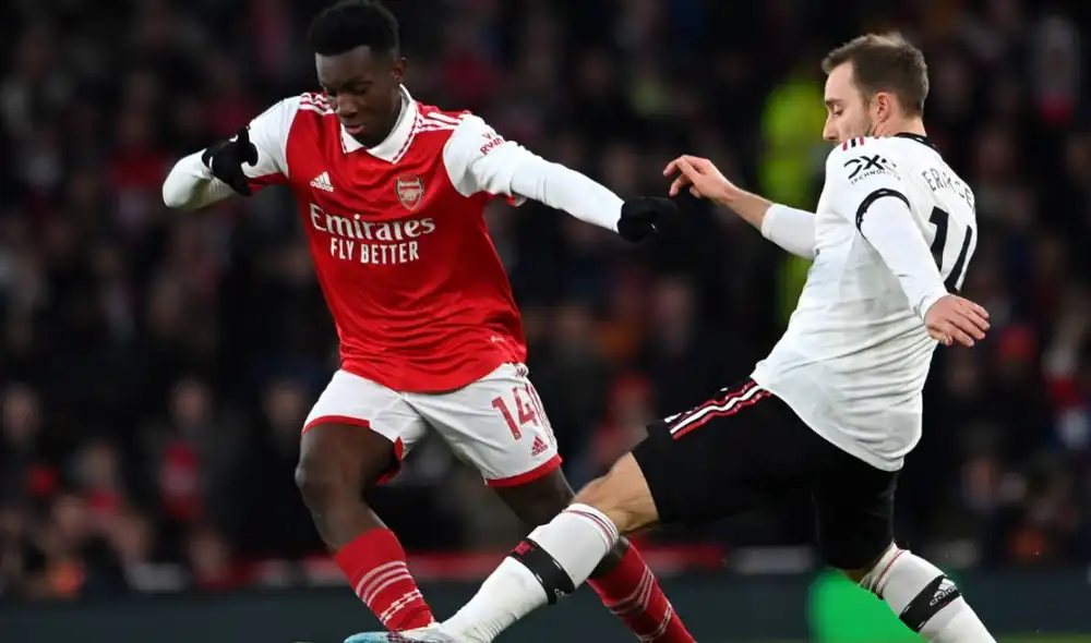 Arsenal y Manchester United se enfrentan por la Premier League. Foto: EFE