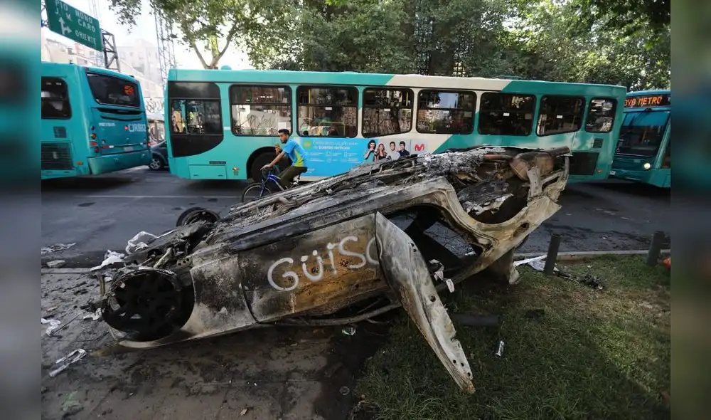 Las fotos que reflejan un Chile en crisis y colapsado por la violencia. Fotos: Jorge Cerdán Las fotos que reflejan un Chile en crisis y colapsado por la violencia. Fotos: Jorge Cerdán