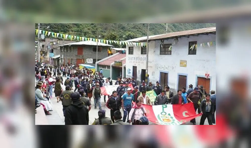 Productores rechazan las políticas las políticas de erradicación de la hoja de coca. Productores rechazan las políticas las políticas de erradicación de la hoja de coca.