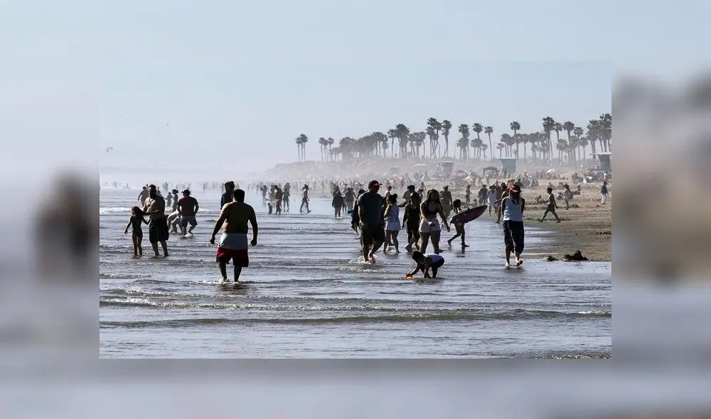 Desde el viernes 24 de abril en el sur de California ya se veían gran cantidad de personas en las playas. Foto: EFE Desde el viernes 24 de abril en el sur de California ya se veían gran cantidad de personas en las playas. Foto: EFE