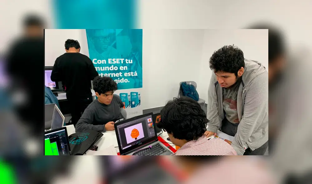 Estudiantes de la carrera de diseño de videojuegos fueron los encargados de recolectar las ideas de los pequeños del albergue. Estudiantes de la carrera de diseño de videojuegos fueron los encargados de recolectar las ideas de los pequeños del albergue.
