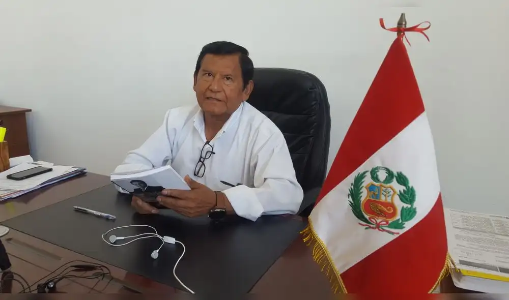 Gobernador. Zenón Cuevas Pare premió a sus funcionarios. Gobernador. Zenón Cuevas Pare premió a sus funcionarios.