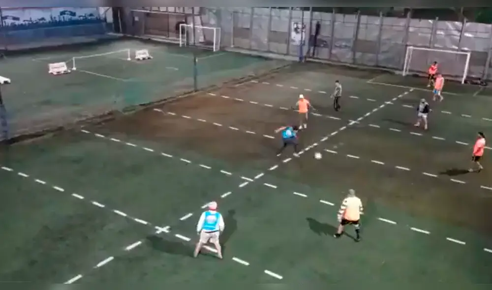 Fútbol con distanciamiento social en Argentina en tiempos de coronavirus. Foto: Twitter Fútbol con distanciamiento social en Argentina en tiempos de coronavirus. Foto: Twitter