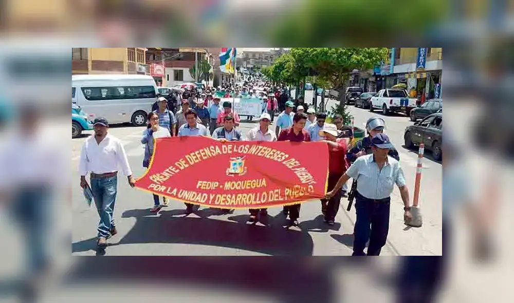 Moqueguanos inician paro indefinido contra alza de tarifa del agua 