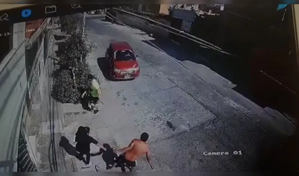 Accidente fue captado por las cámaras de video vigilancia de Alto Selva Alegre. Foto: Captura de video. Accidente fue captado por las cámaras de video vigilancia de Alto Selva Alegre. Foto: Captura de video.