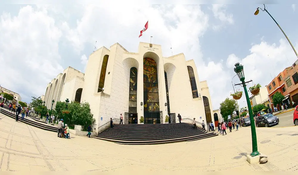 Arequipa: Juez ordena cambiar en DNI sexo a mujer Arequipa: Juez ordena cambiar en DNI sexo a mujer