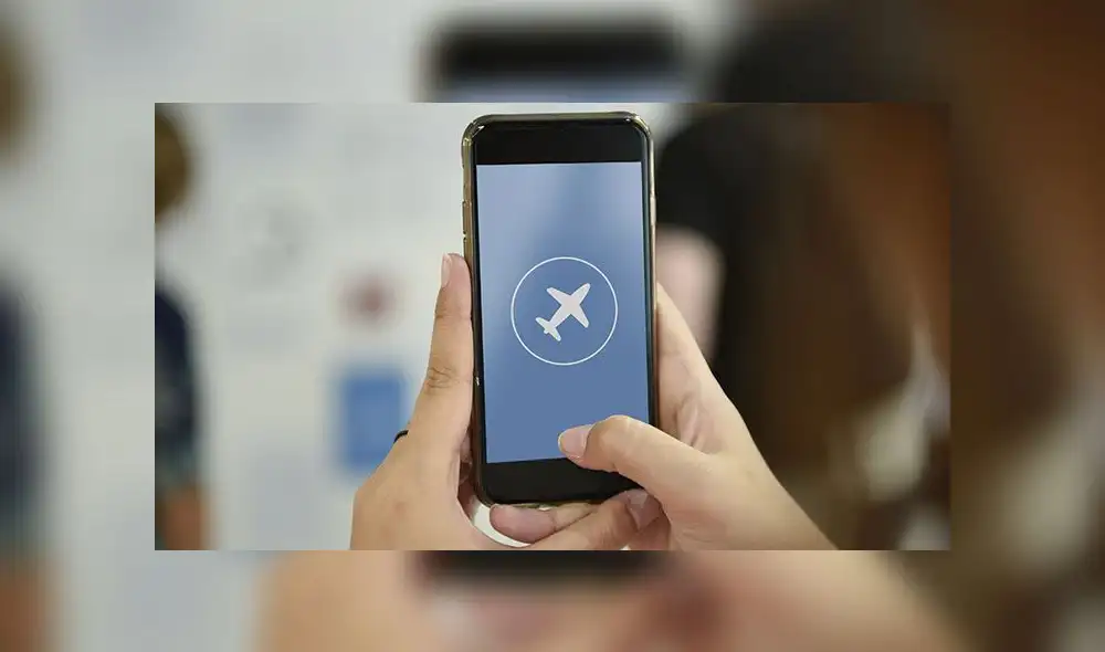 El modo avión en tu smartphone se activa durante los vuelos.