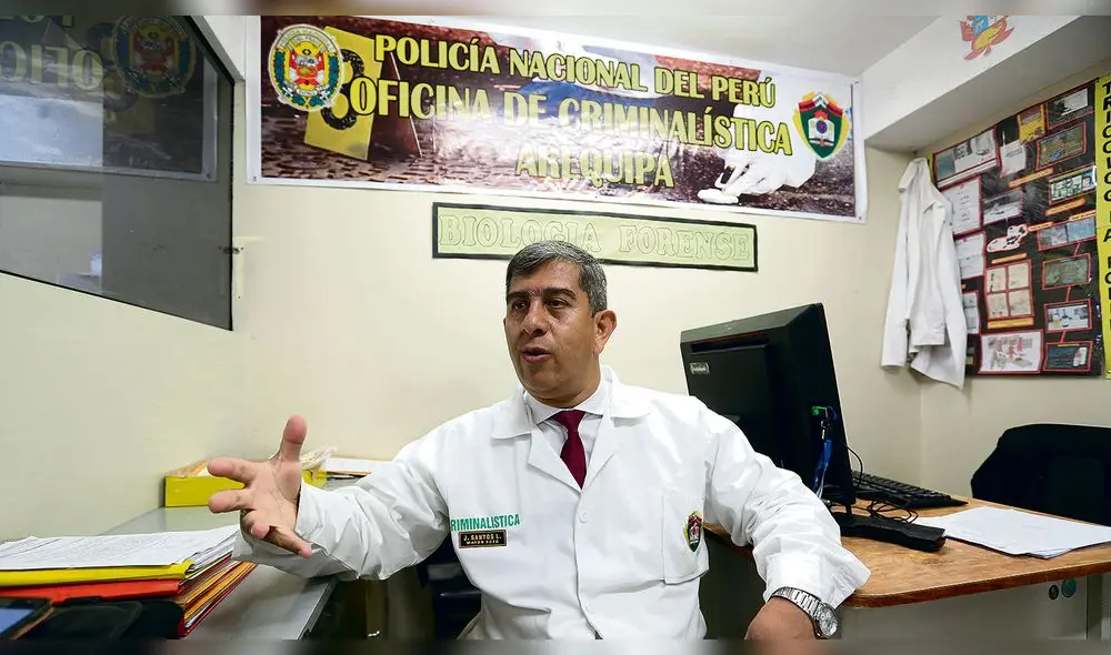 forense. Santos Lovatón sustenta que fue Alberto Nisman quien se disparó en el baño de su casa. forense. Santos Lovatón sustenta que fue Alberto Nisman quien se disparó en el baño de su casa.