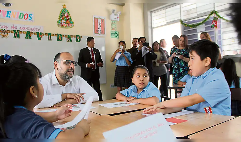 Minedu entrega seis colegios nuevos en cinco regiones del país Minedu entrega seis colegios nuevos en cinco regiones del país