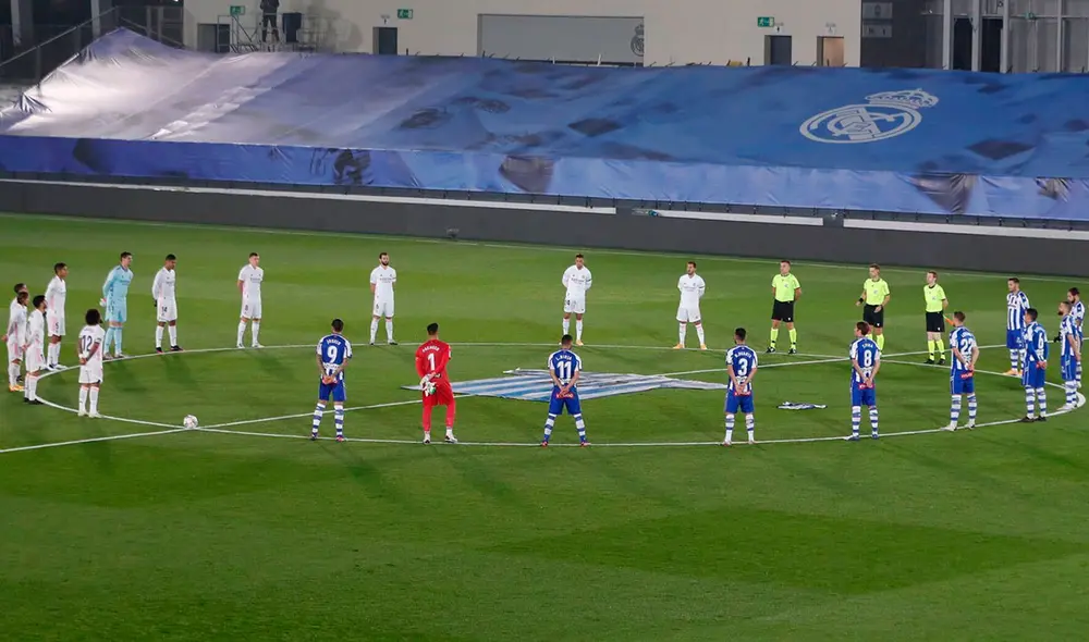 Real Madrid homenajeó a Diego Maradona en la antesala del partido contra el Alavés por LaLiga. Foto: Real Madrid.
