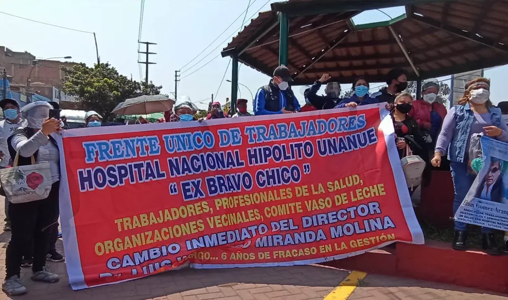 Trabajadores piden el cambio del director del hospital Hipólito Unanue. Créditos: Vanessa Trebejo / URPI-GLR. Trabajadores piden el cambio del director del hospital Hipólito Unanue. Créditos: Vanessa Trebejo / URPI-GLR.