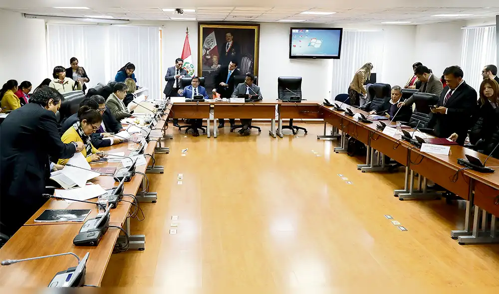 Fuerza Popular vuelve a blindar a Chávarry