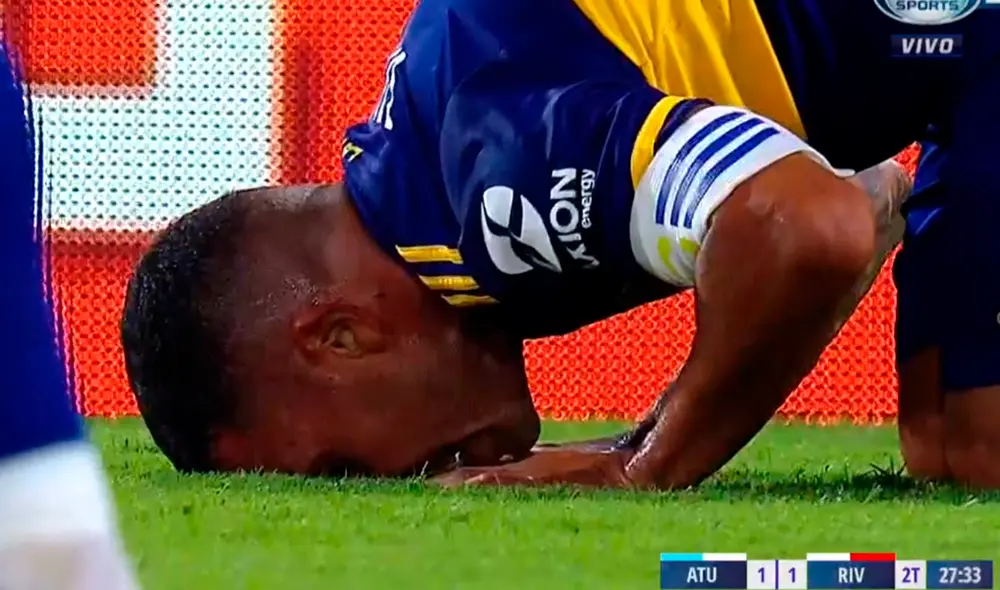 Carlos Tevez marcó un golazo y le está dando el título de la Superliga Argentina a Boca Juniors. | Foto: Fox Sports