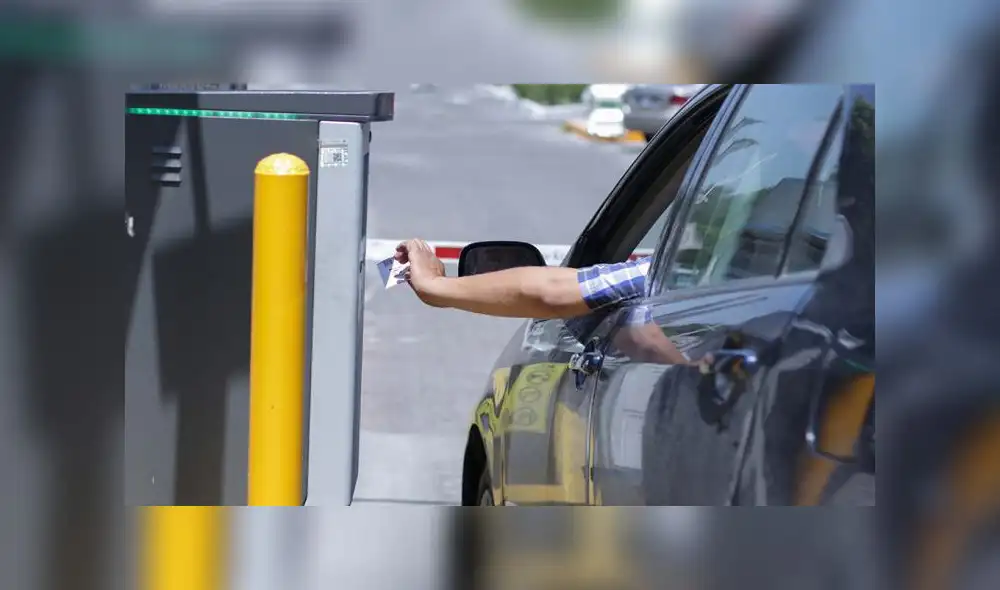 En el Congreso debatirán gratuidad del parqueo en centros comerciales