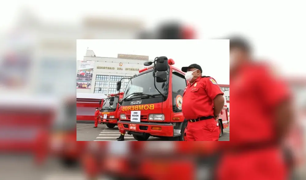 La Asociación de Bomberos del Japón entregó hoy en donación cinco vehículos de emergencia. / Créditos: Andina difusión