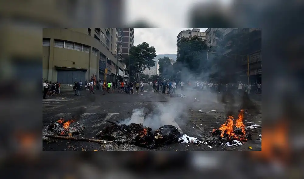 Cacerolazos, disparos y caos en las calles de Caracas tras apagón [FOTOS]