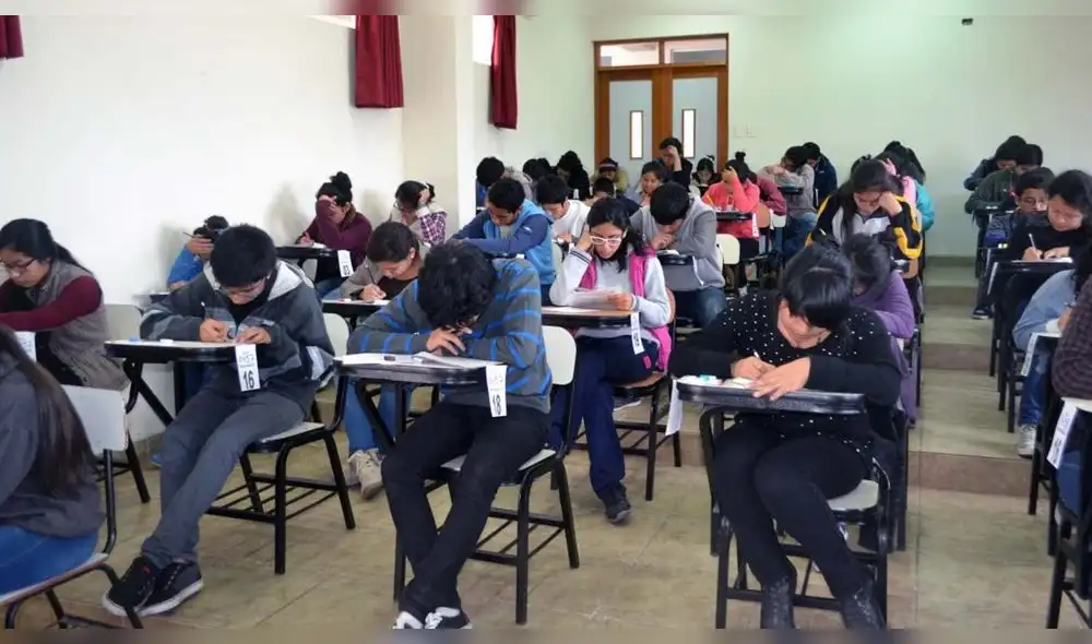 Estudiantes peruanos. Estudiantes peruanos.