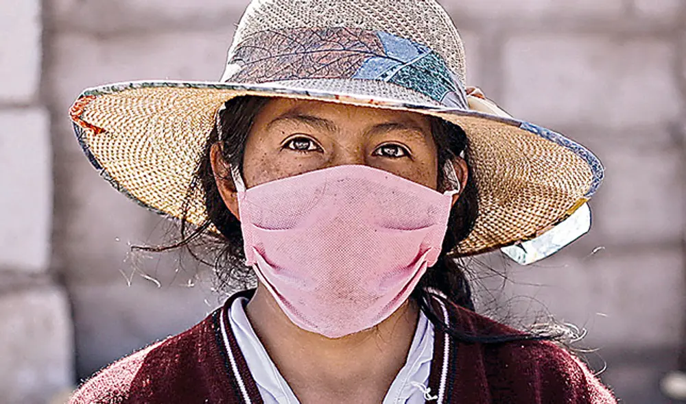 mujer mascarilla covid arequipa mujer mascarilla covid arequipa