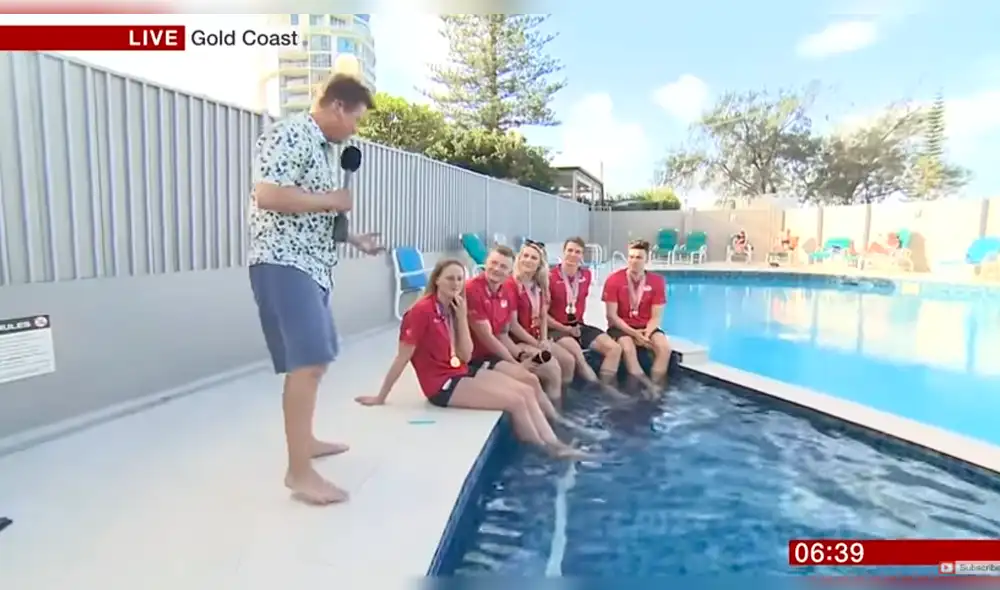 Vía YouTube : Sufre vergonzosa caída y sus entrevistados no paran de reír [VIDEO]