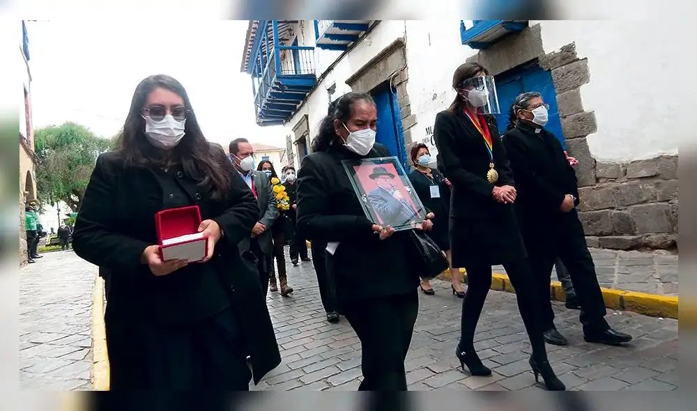 homenaje. Valderrama fue despedido en calles de Cusco.