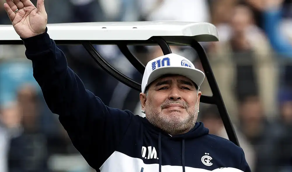 El nuevo director técnico de Gimnasia tomó el micrófono y le habló a todo el público que se hizo presente en el 'Juan Carmelo Zerillo' para presenciar su primera práctica como estratega del 'Lobo'.