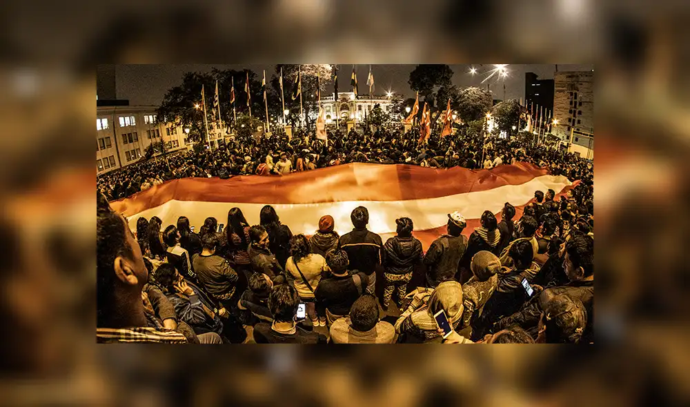 Respaldo. John Reyes capta el apoyo civil al cierre del Legislativo. Respaldo. John Reyes capta el apoyo civil al cierre del Legislativo.