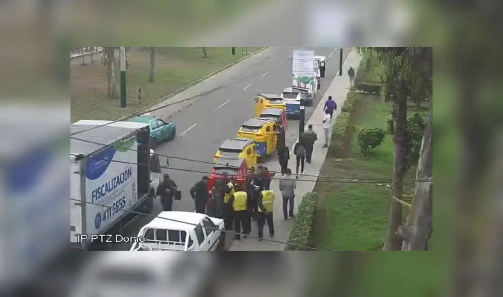 Cámaras de seguridad captaron la resistencia de mototaxistas y el desalojo realizado por parte de los agentes ediles. (Foto: Captura de video / Municipalidad de Surco)