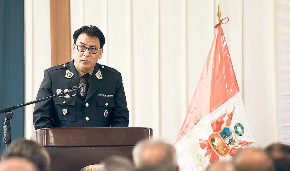 En giro. General PNP Alejandro Oviedo presentó demanda. Foto: difusión
