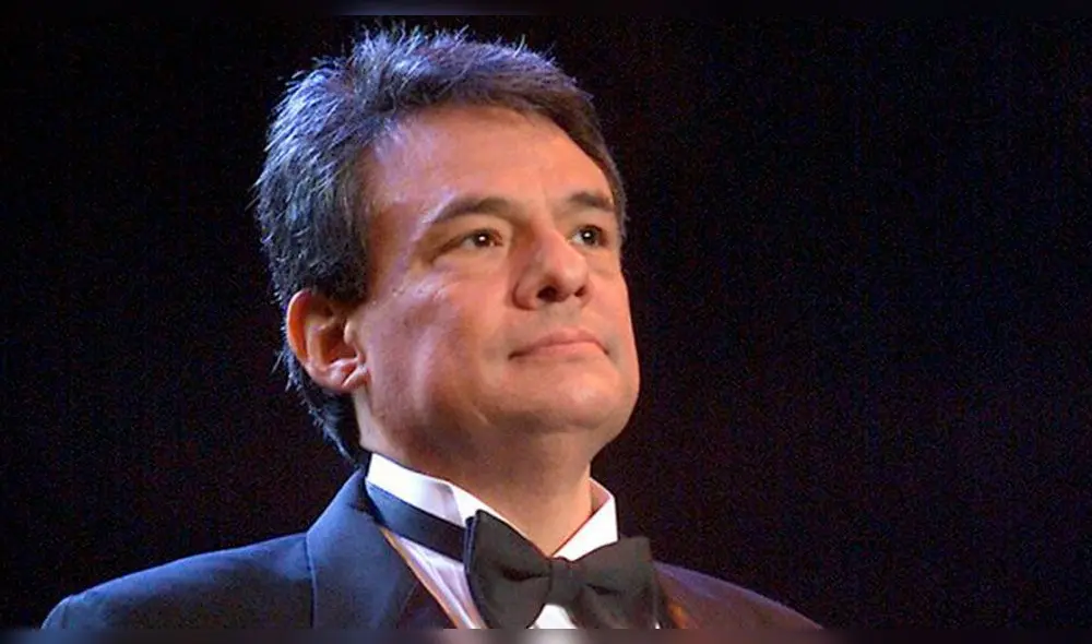 Conductor de Uber graba a José José y le firma un disco. Video: Twitter. Conductor de Uber graba a José José y le firma un disco. Video: Twitter.