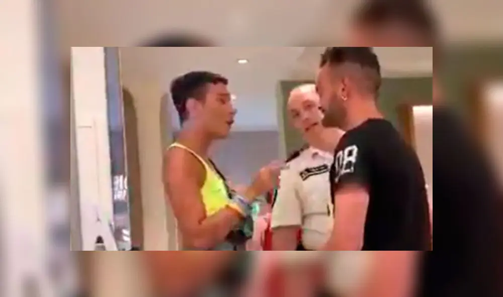 El momento de la disputa entre los dos jóvenes. Foto: captura de video. El momento de la disputa entre los dos jóvenes. Foto: captura de video.