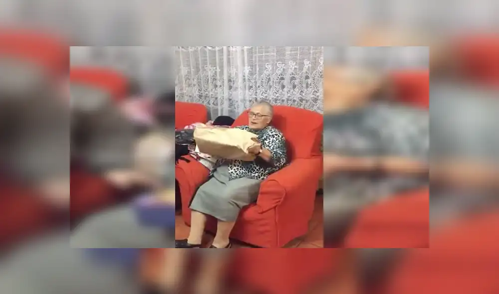 En Facebook, una anciana soñaba con tener una muñeca y fue sorprendida por su familia con un regalo especial. En Facebook, una anciana soñaba con tener una muñeca y fue sorprendida por su familia con un regalo especial.