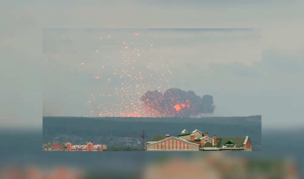 Rusia: miles de personas son evacuadas tras explosión de arsenal militar Rusia: miles de personas son evacuadas tras explosión de arsenal militar