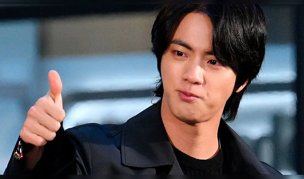 ARMY descubrió un provocativo detalle en la ropa que usa Jin para la campaña de Samsung Galaxy. ARMY descubrió un provocativo detalle en la ropa que usa Jin para la campaña de Samsung Galaxy.