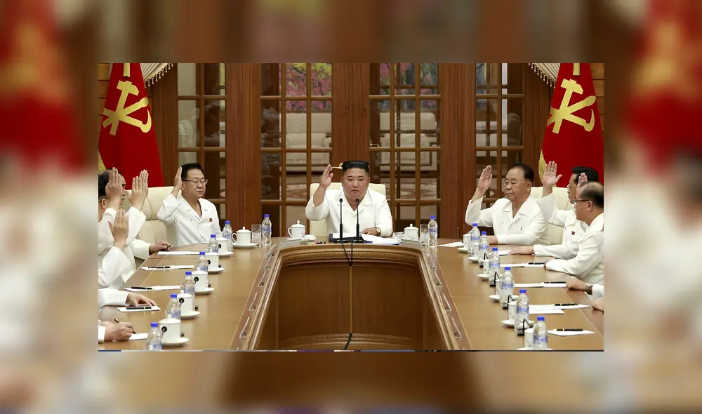 Kim Jong-un aparece días después de que varios medios surcoreanos reportaran que Kim se encontraba en coma. Foto: AFP