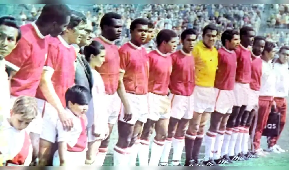 Selección peruana: homenajearon a "Perico" León y las cuatro tribunas lo ovacionaron