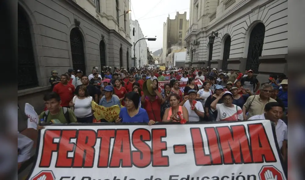 Negociación colectiva: estatales continúan exigiendo derogación de decreto de urgencia [Fotos]
